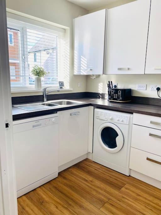 Stylish 3 Bed Semi Trentham On Trent Holiday home