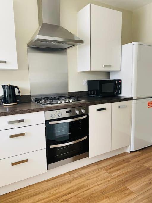 Stylish 3 Bed Semi Trentham On Trent Holiday home
