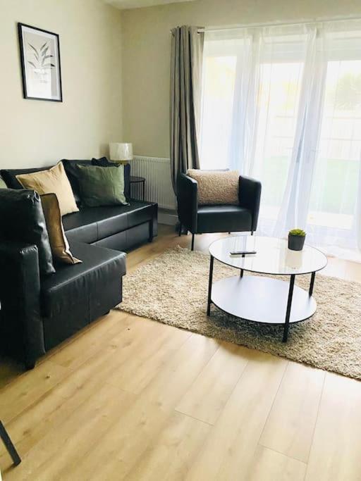 Stylish 3 Bed Semi Trentham On Trent Holiday home Stoke-on-Trent